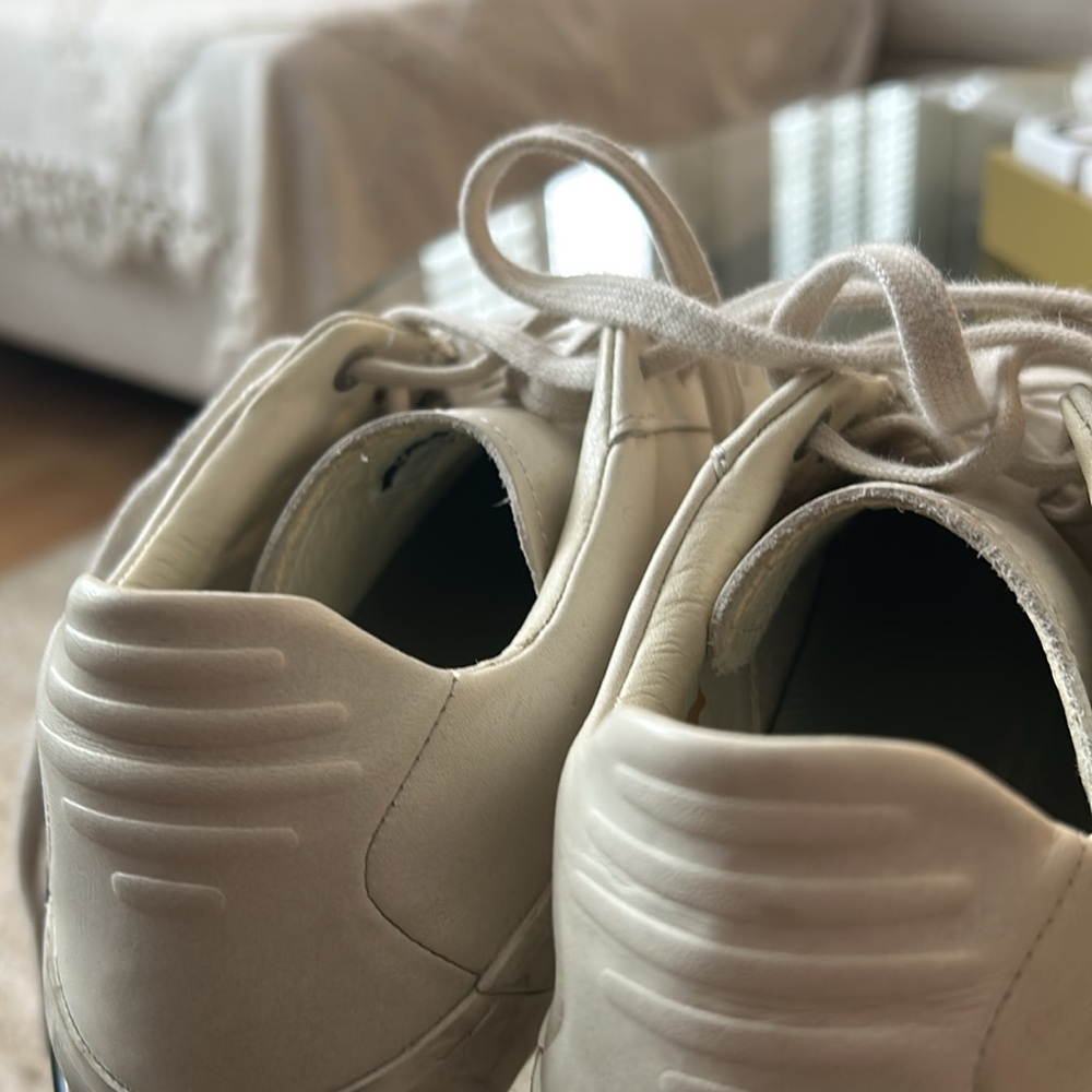 VIVO barefoot wide toe box. Leather, off white. Size 38 (European). Worn 3 times - Picture 2 of 4